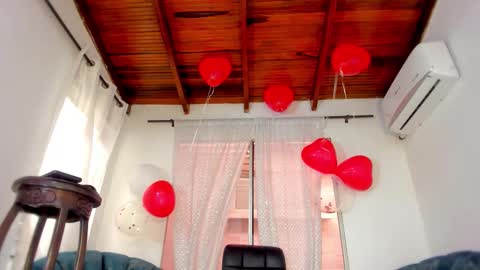 Snapshot of dulce_y_jhoselin chatting on February 2026 09:21:01 PM Dulce Y Jhoselin online show from February 2026 09:21:01 PM