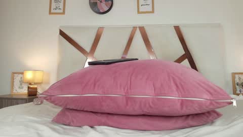 DULCE AURORA online show from January 2025 08:49:02 AM