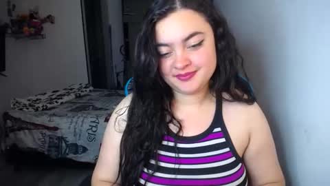 Nicole   online show from September 2025 06:37:01 AM