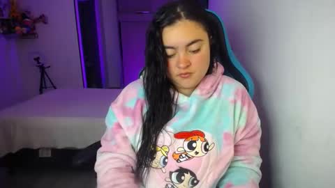 Nicole   online show from September 2025 06:49:01 AM