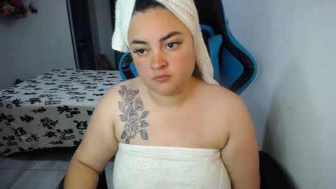 Nicole   online show from October 2025 07:29:01 AM