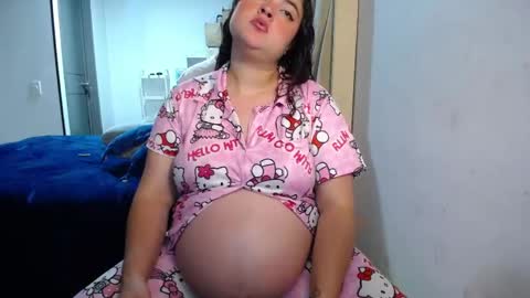 Nicole   online show from May 2026 07:15:01 AM