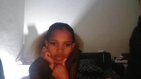 Flo  aiyah online show from September 2025 09:48:02 PM