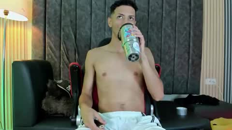 dustinandjordan online show from November 2025 04:14:02 AM