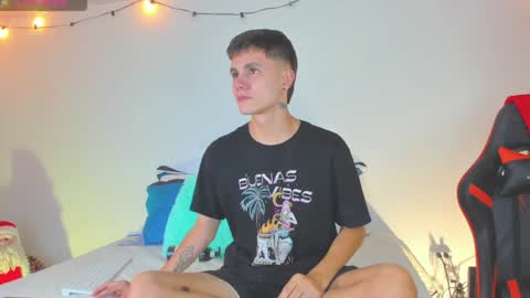 Snapshot of dustinlevine chatting on December 2024 01:42:01 AM Dustin Levy online show from December 2024 01:42:01 AM