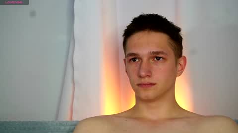 Snapshot of dustyn_fox chatting on December 2024 05:33:02 PM Dustyn online show from December 2024 05:33:02 PM