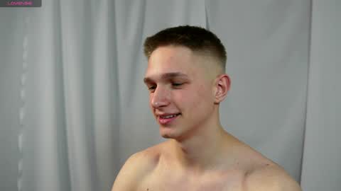 Snapshot of dustyn_fox chatting on January 2025 05:13:02 PM Dustyn online show from January 2025 05:13:02 PM