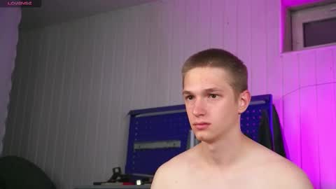 Dustyn online show from October 2025 04:36:02 PM