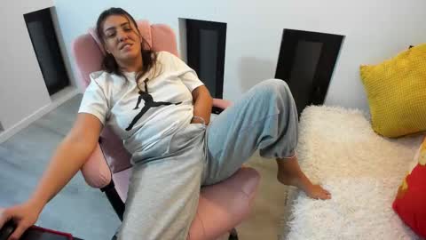 dayana online show from November 2025 04:59:02 AM