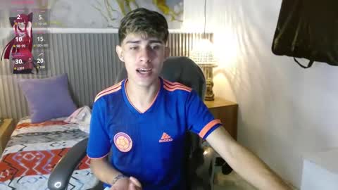 dyla_n18_ online show from September 2025 10:00:01 PM