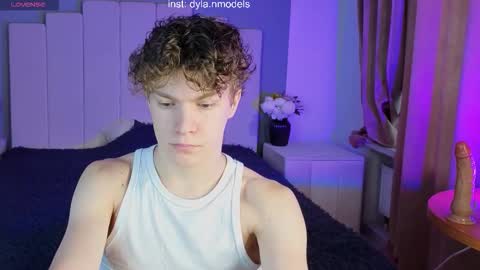 Snapshot of dylan__wilson chatting on September 2025 10:16:02 AM Dylan online show from September 2025 10:16:02 AM