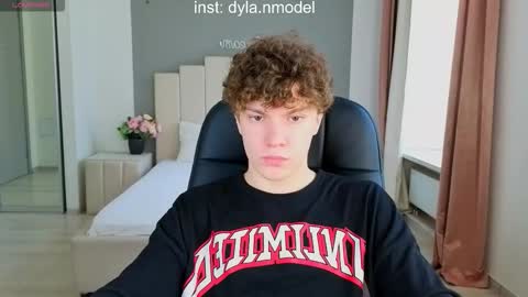 Snapshot of dylan__wilson chatting on September 2025 10:17:01 AM Dylan online show from September 2025 10:17:01 AM