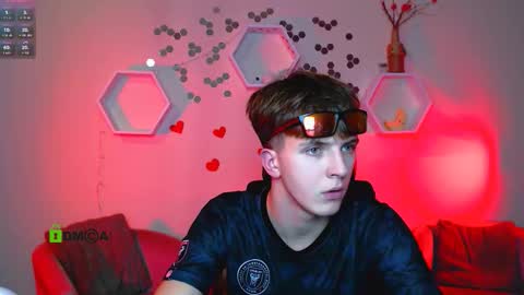 dylan_bold online show from October 2025 07:25:02 PM