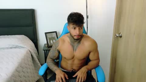 Snapshot of dylanrivera_ chatting on August 2026 11:07:02 PM Dylan Rivera online show from August 2026 11:07:02 PM