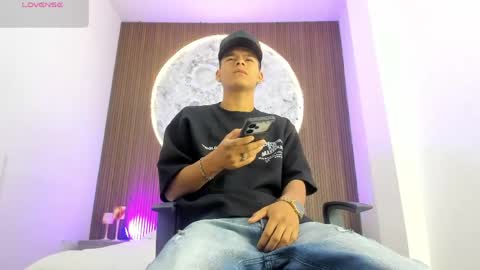 dylanroyce_ online show from April 2026 12:52:02 PM