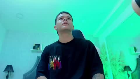dylanroyce_ online show from May 2026 12:57:01 PM