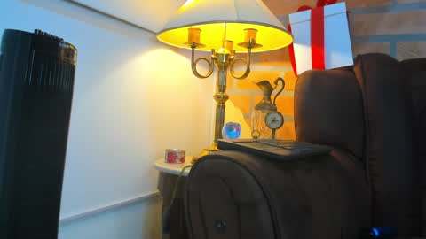 D Y L A N online show from February 2025 03:53:02 AM