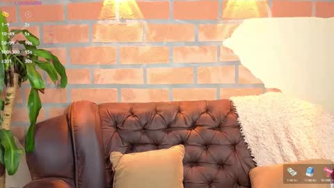 D Y L A N online show from September 2025 11:32:02 PM