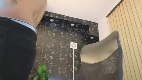 D Y L A N online show from April 2026 03:29:02 AM