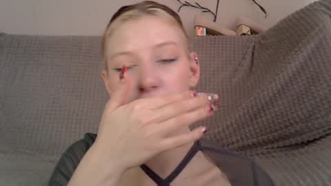 Lily online show from May 2026 06:32:01 AM
