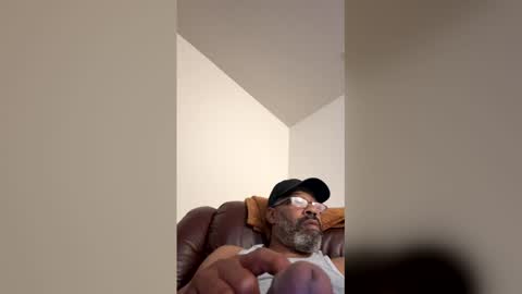 Snapshot of easternjerk chatting on May 2026 09:58:02 AM easternjerk online show from May 2026 09:58:02 AM