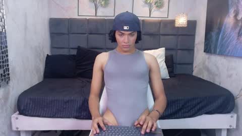 Snapshot of eboneycurly chatting on September 2025 06:51:01 PM eboneycurly online show from September 2025 06:51:01 PM