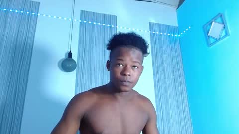 Chris Palaz  online show from November 2025 03:21:02 AM