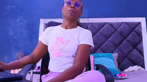 Snapshot of ebony__jheim chatting on February 2026 12:36:01 PM jheim online show from February 2026 12:36:01 PM