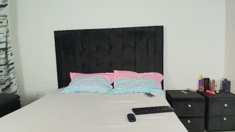 Angelina online show from September 2025 07:15:01 PM