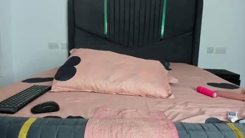 Angelina online show from February 2026 03:35:02 AM