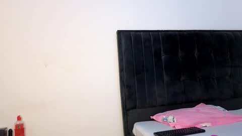 Arya online show from October 2025 06:52:01 PM