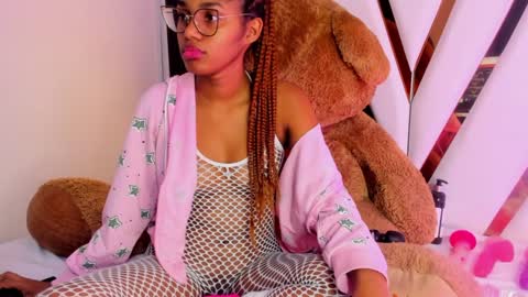 Luci  online show from December 2024 02:01:01 AM