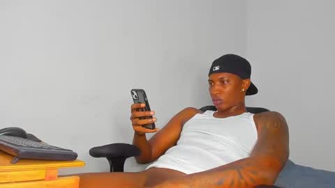 Snapshot of ebony_brandons chatting on February 2025 06:45:01 AM Brandon online show from February 2025 06:45:01 AM