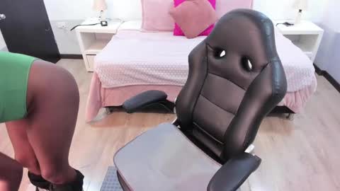 Snapshot of ebony_fantasy2 chatting on September 2025 12:18:01 PM ebony_fantasy2 online show from September 2025 12:18:01 PM