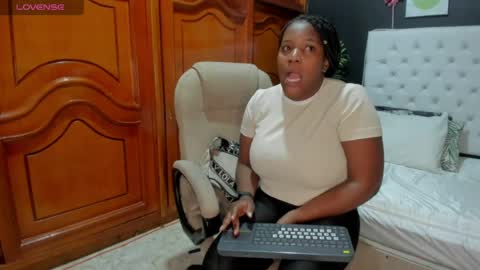 ebony_katterin online show from April 2026 11:14:02 AM