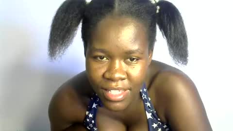 Snapshot of ebony_lynne chatting on April 2026 09:35:01 PM ebony_lynne online show from April 2026 09:35:01 PM