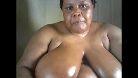 ebony_magixs online show from October 2025 08:20:02 PM