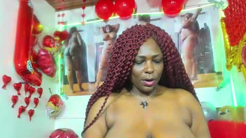 Snapshot of ebony_mine47 chatting on February 2025 06:39:01 AM Ebony Mine online show from February 2025 06:39:01 AM