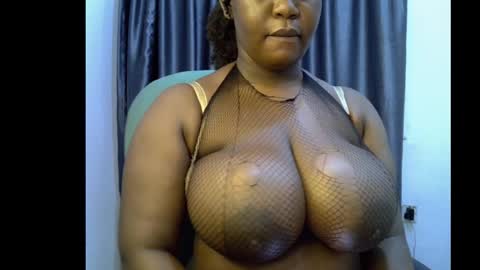 Snapshot of ebony_plumx12 chatting on September 2025 07:13:01 PM Prisy online show from September 2025 07:13:01 PM