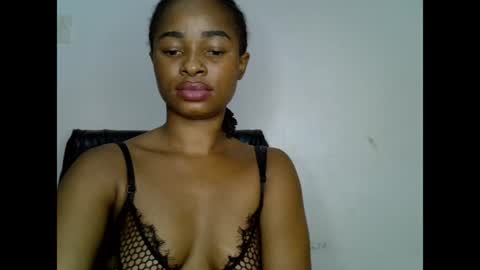 Snapshot of ebony_slimgirl0 chatting on June 2026 06:11:01 AM Lilly online show from June 2026 06:11:01 AM
