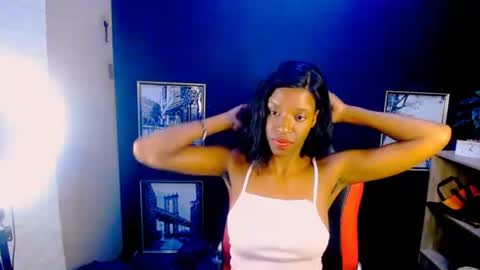Snapshot of ebonybae21 chatting on October 2025 09:05:02 PM emma online show from October 2025 09:05:02 PM
