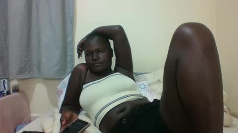 Snapshot of ebonyblack28 chatting on September 2025 09:38:01 PM MELVINE online show from September 2025 09:38:01 PM