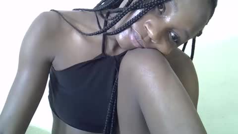 Snapshot of ebonycutegal4 chatting on September 2025 08:01:02 PM MELLEN online show from September 2025 08:01:02 PM