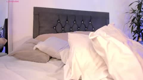 Snapshot of ebonyhot_01 chatting on February 2025 08:51:02 PM Genesis online show from February 2025 08:51:02 PM