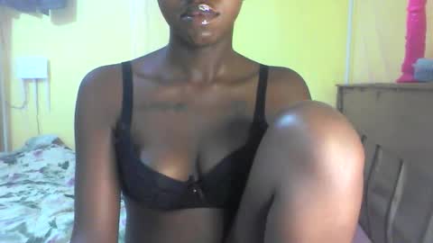 Ebonymuse2 online show from March 2026 12:12:02 PM