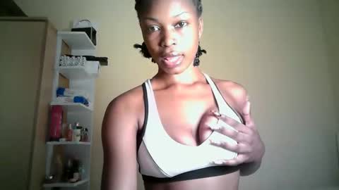 Snapshot of ebonytanqueen chatting on April 2026 10:04:02 PM ebonytanqueen online show from April 2026 10:04:02 PM