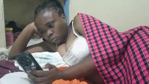 Snapshot of ebonyvalerian chatting on September 2025 05:58:01 PM Ebonyval online show from September 2025 05:58:01 PM