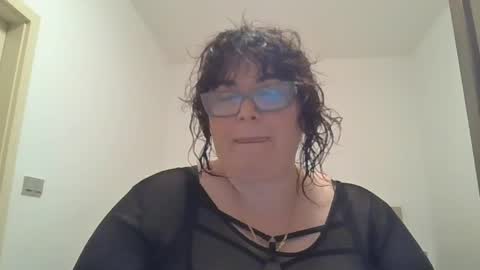 echo_dust online show from April 2026 07:58:01 PM