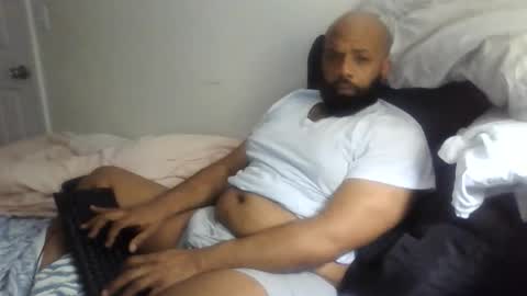 eddiejonez online show from April 2026 03:51:02 AM