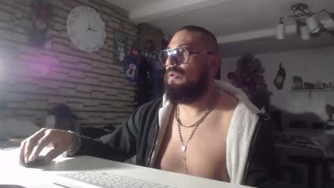 edgarram83 online show from December 2025 06:32:02 AM